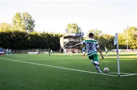 超级射手率队逆转，为球队夺得胜利 